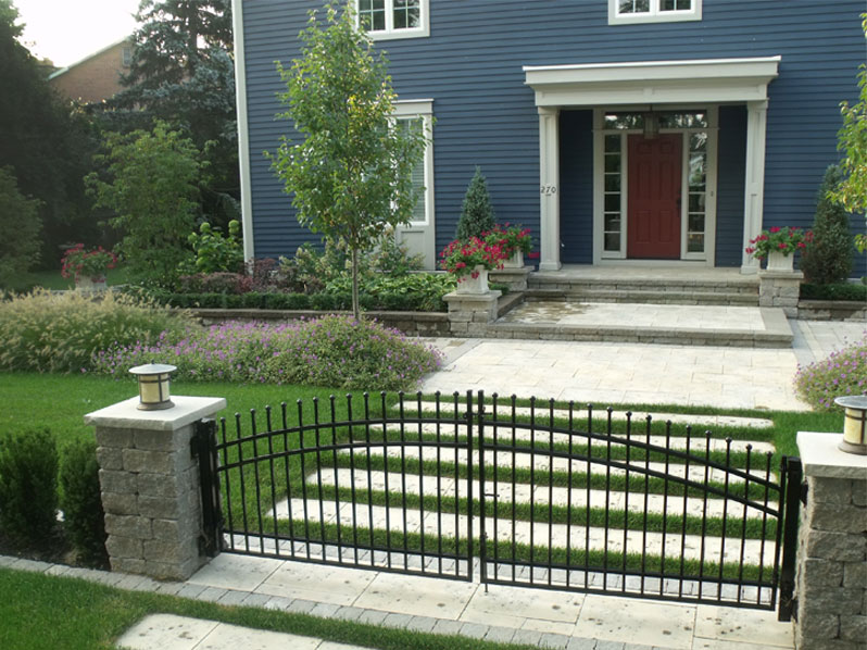 Niagara on the Lake (Elegant Front Entrance)